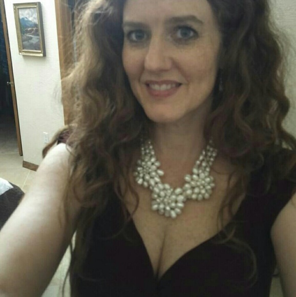 Pearls triple strand in tri floral design - Picture 2 of 4